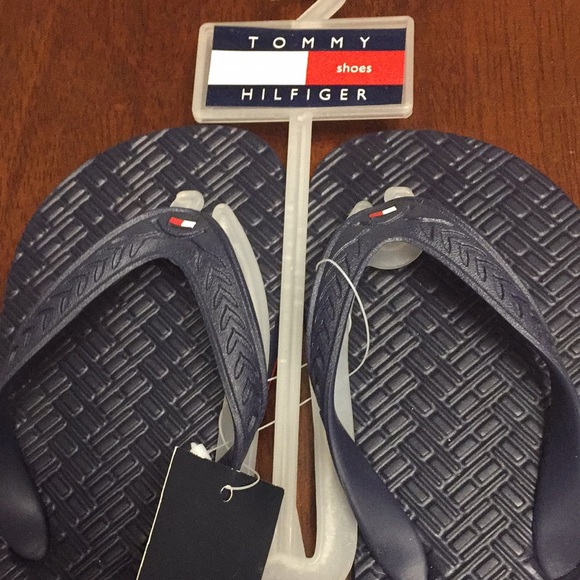 KIDS Tommy Hilfiger kids flip flops new size 12. - Picture 3 of 4